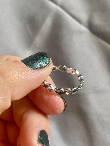 ATEEZ 8 makes 1 Team - Infinity Ring mit Schmucksteinen
