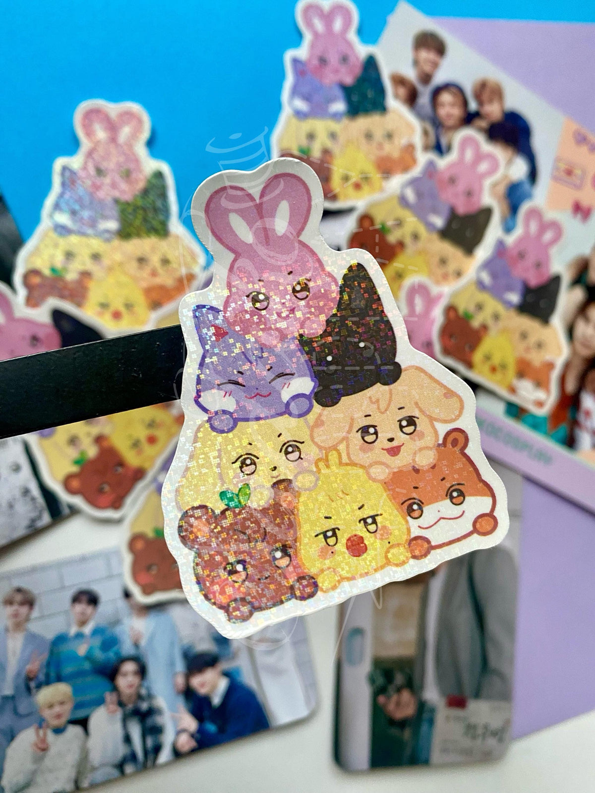 ATEEZ "Aniteez Pile" Vinyl Sticker mit Holo-Glitter-Effekt