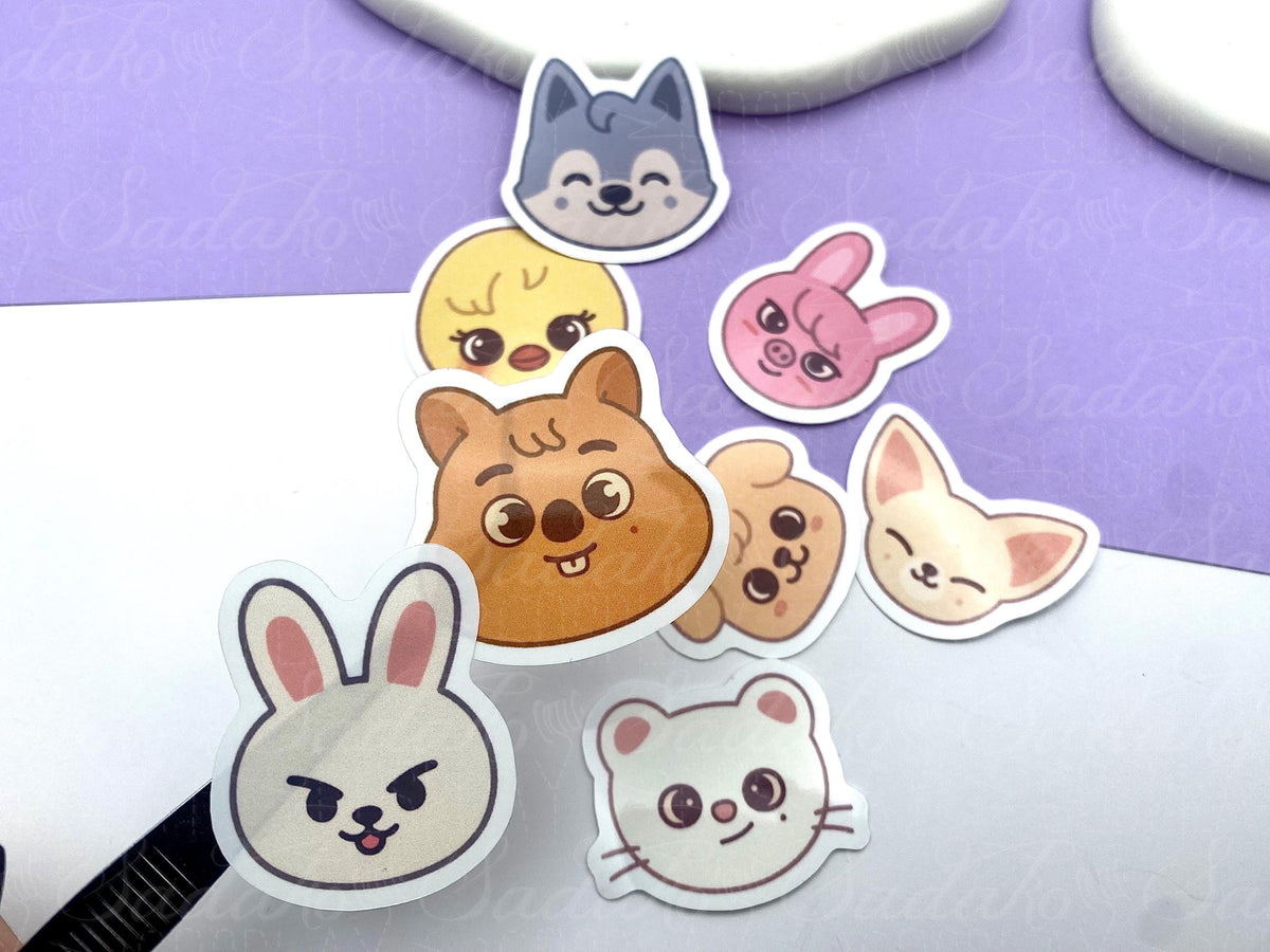 Stray Kids "Mini SKZOO" Vinyl Sticker, weiß