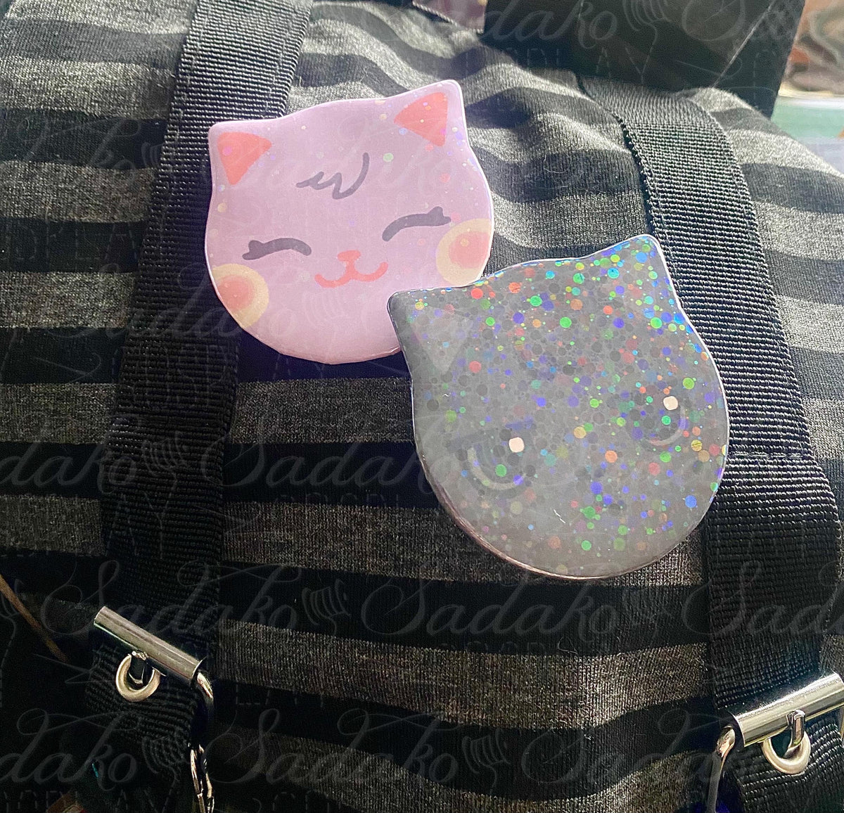Wooyoung & San Katzen Glitzer Button Pin, WooSan ateez ATINY Atz, k-Pop cat shaped