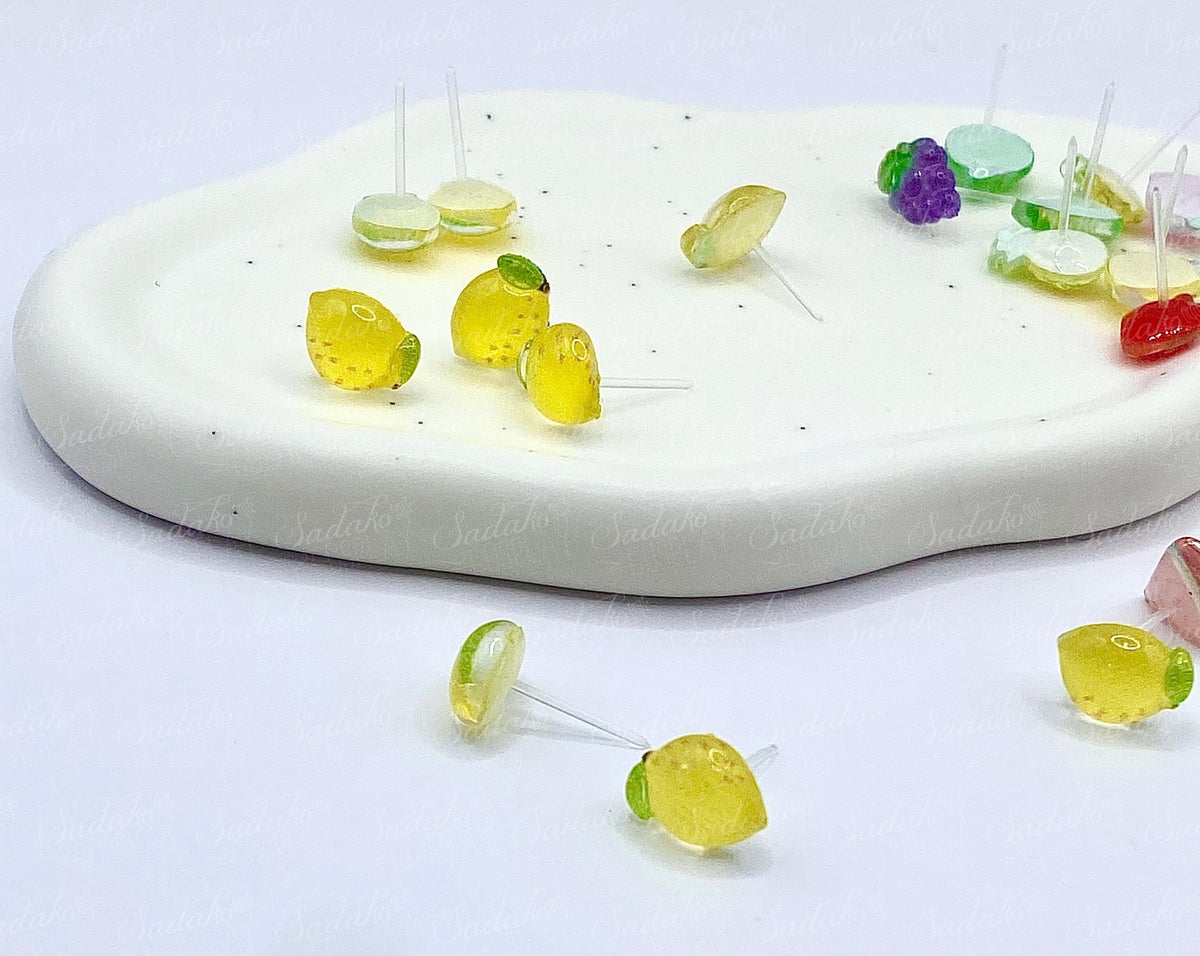 ATEEZ Lemon Drop Mini Ohrstecker - Resin Acryl charms mit Kunststoff Stecker, Ohrringe Ear Studs, ATINY