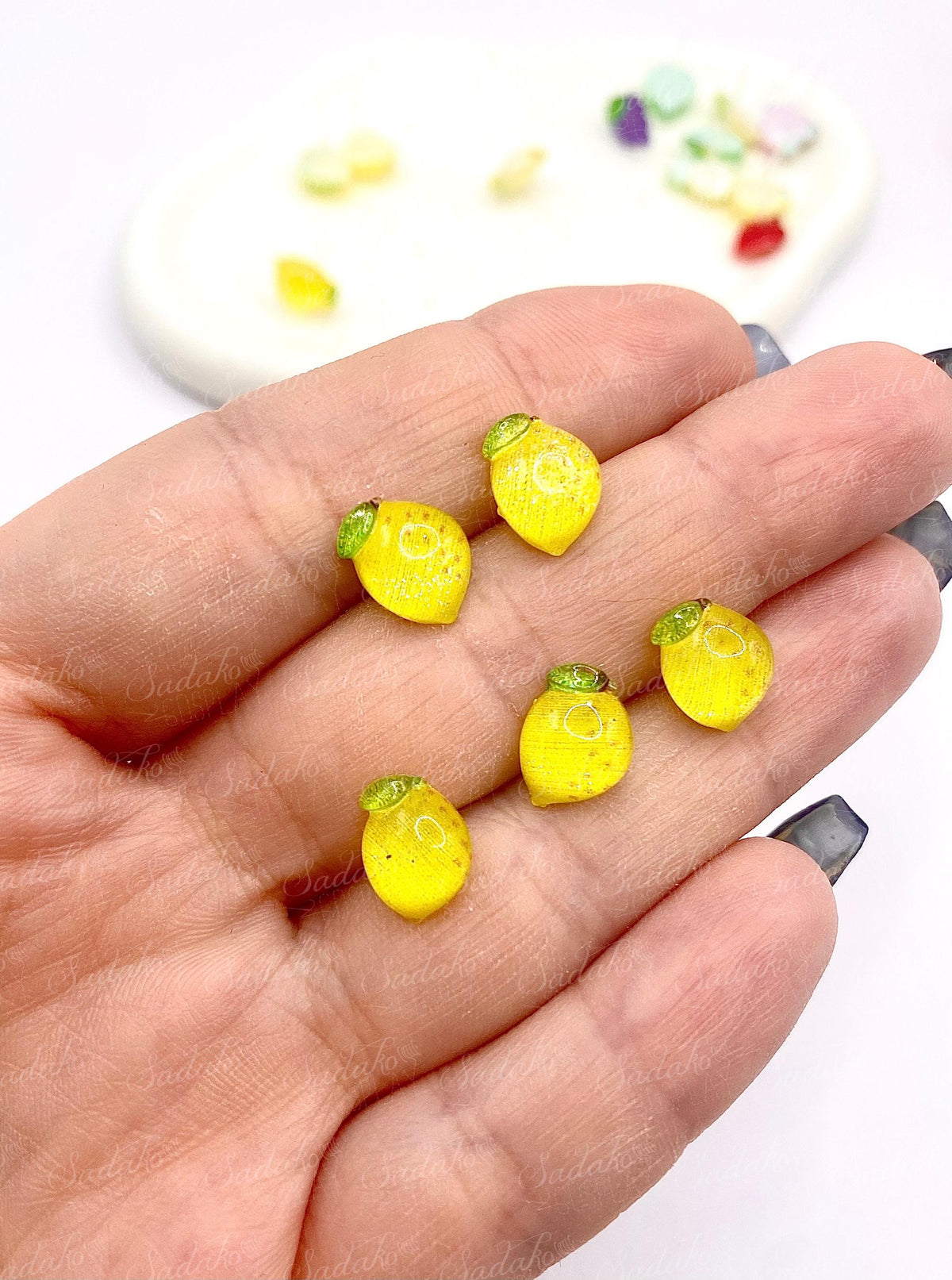 ATEEZ Lemon Drop Mini Ohrstecker - Resin Acryl charms mit Kunststoff Stecker, Ohrringe Ear Studs, ATINY