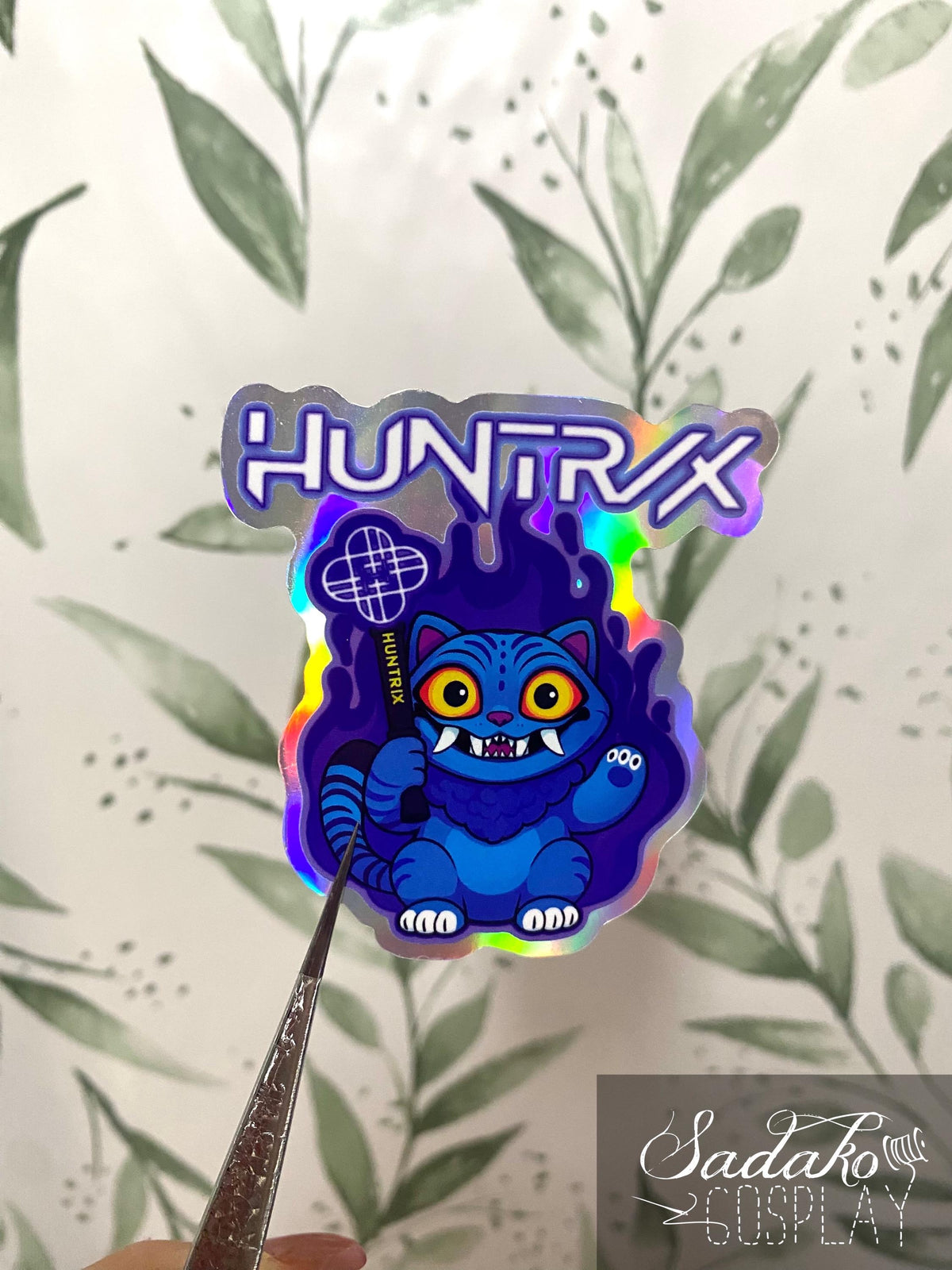 K-Pop Demon Hunters "Derpy Tiger & Huntrix" Vinyl Sticker mit Holo-Laser-Effekt
