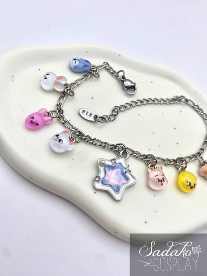 Stray Kids inspiriertes Bettelarmband mit Skzoo charms, silbern
