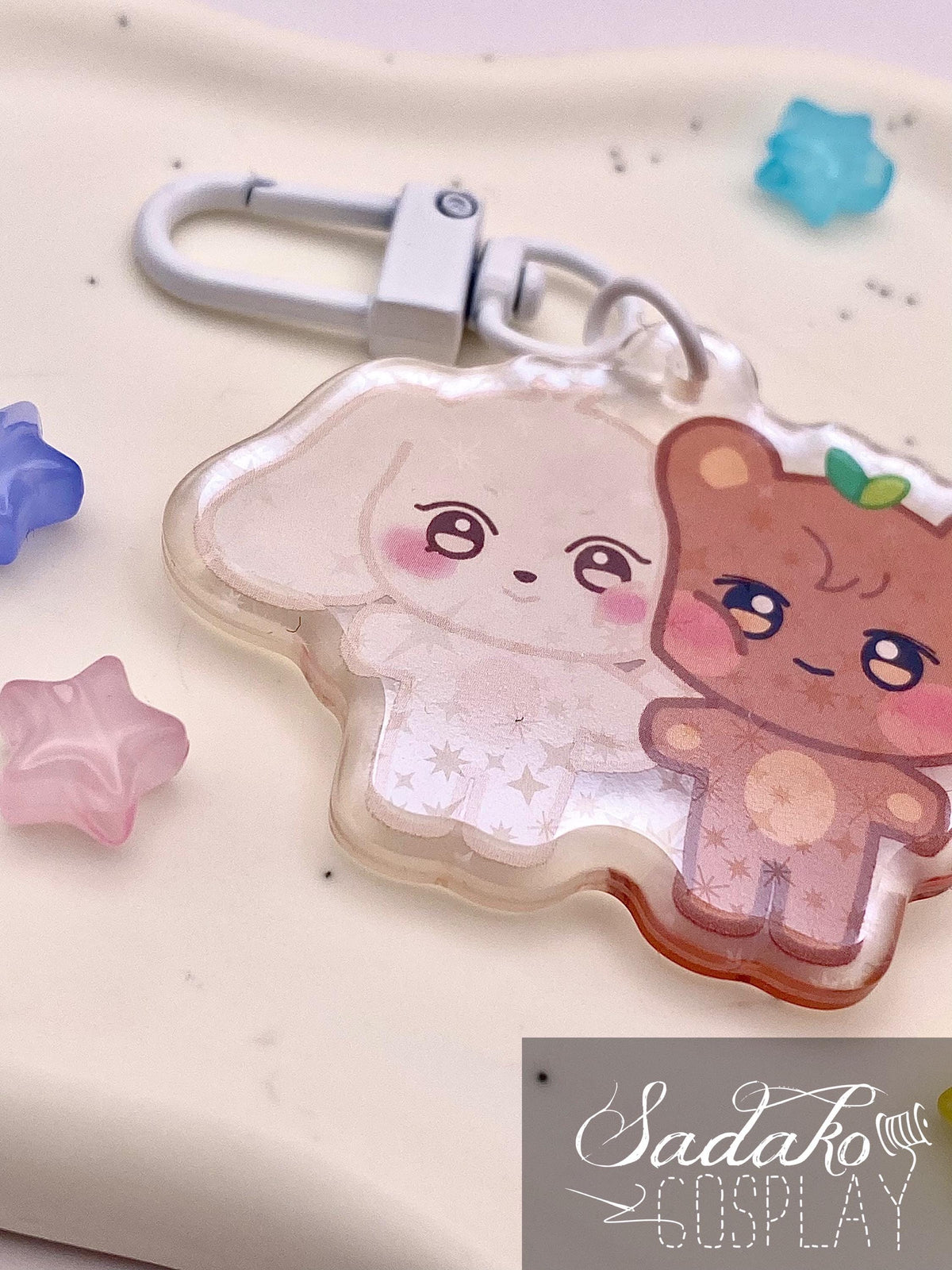 ATEEZ „Aniteez Couple“ Acrylic Keychain mit Glitzer Sternen - Seongjoong, Yungi, WooSan, JongSang