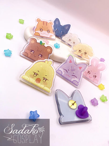 Aniteez Peeking Acrylic Pin, glitzernder ATEEZ Anstecker