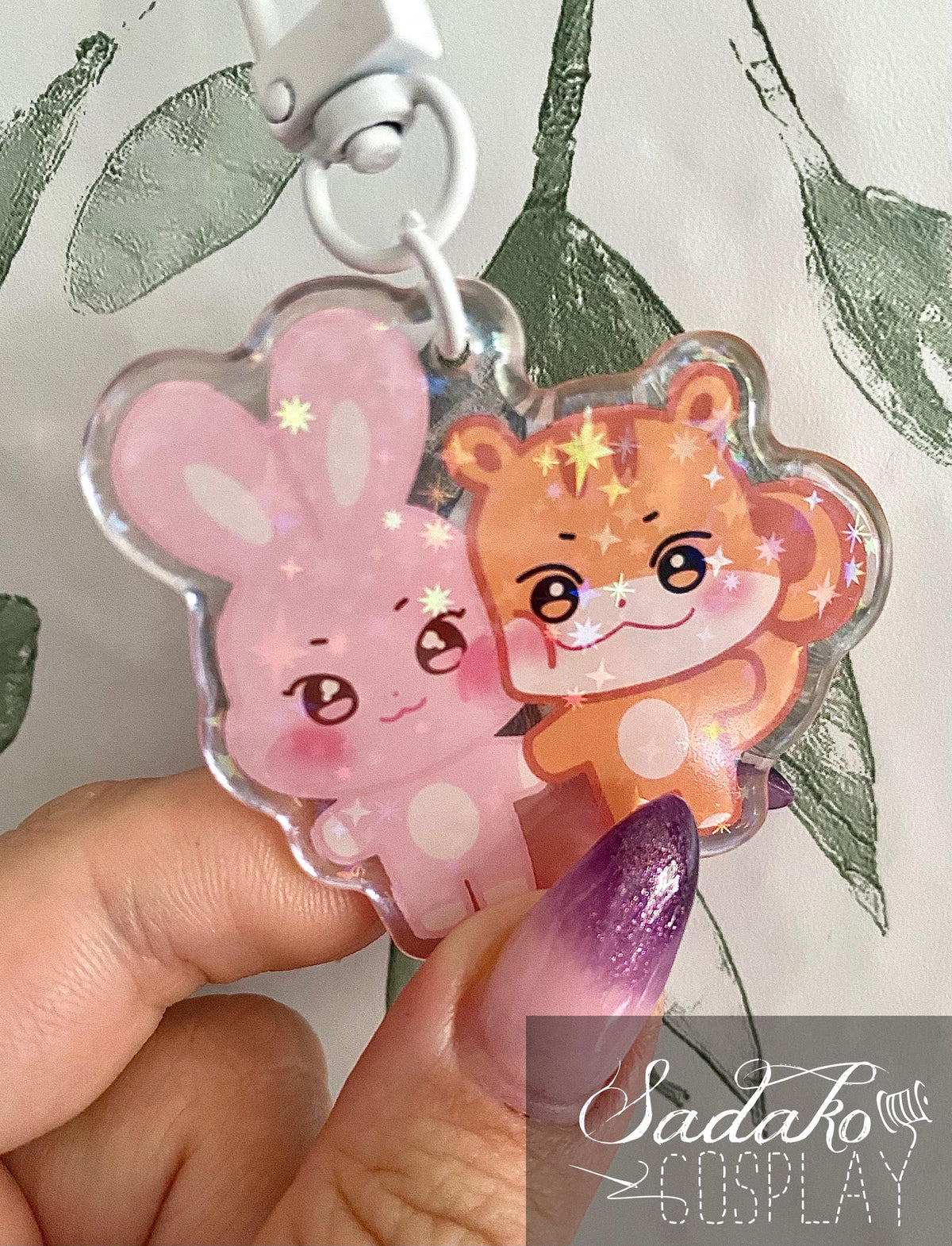 ATEEZ „Aniteez Couple“ Acrylic Keychain mit Glitzer Sternen - Seongjoong, Yungi, WooSan, JongSang