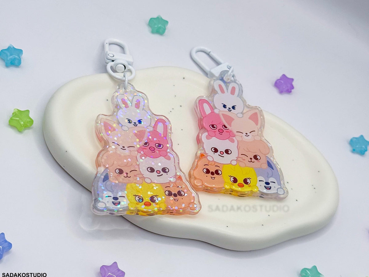 Stray Kids "SKZOO Pile" Acrylic Keychain mit Epoxy & Holo-Glitter-Effekt