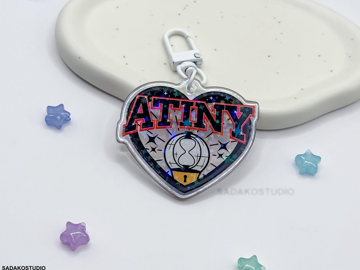 ATEEZ & Atiny Glitzer Keychain - K-Pop Heart Collection, Acryl Anhänger mit Holo-Effekt