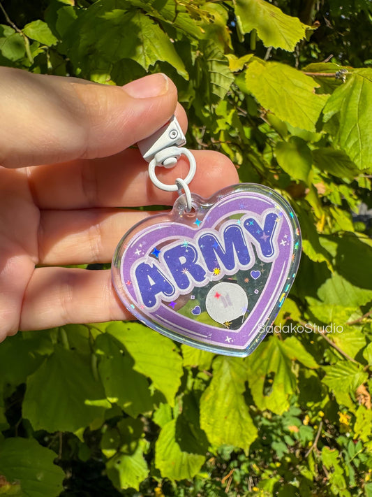 BTS & Army Glitzer Keychain - K-Pop Heart Collection, Acryl Anhänger mit Holo-Effekt