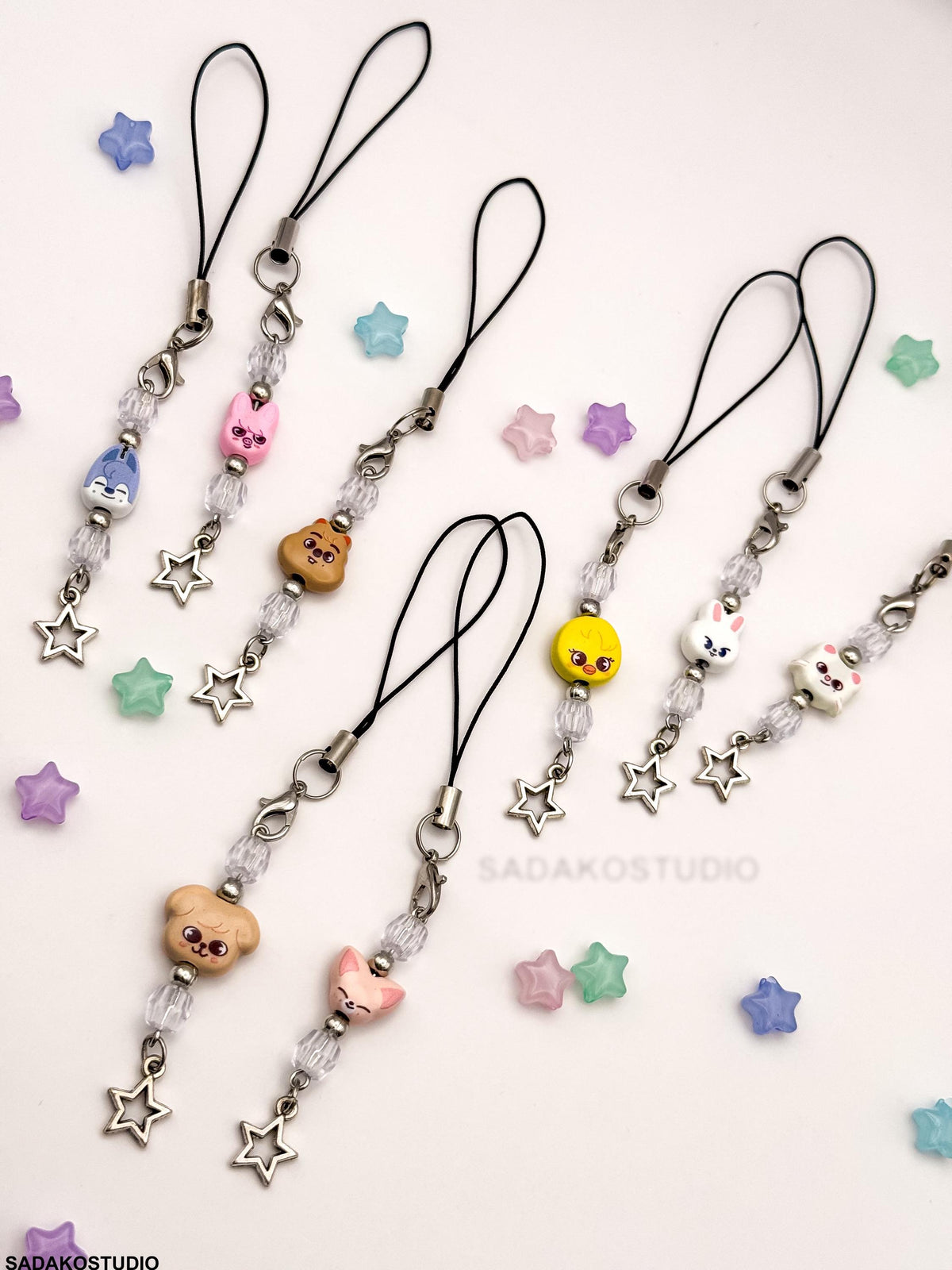 Stray Kids SKZOO Phone Charm | Handgemachter Handyanhänger mit Perlen & Stern | K-Pop Accessoire für STAYs