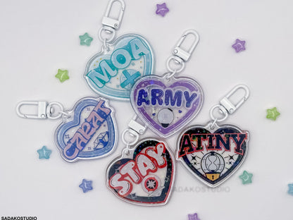 Seventeen & Carat Glitzer Keychain - K-Pop Heart Collection, Acryl Anhänger mit Holo-Effekt
