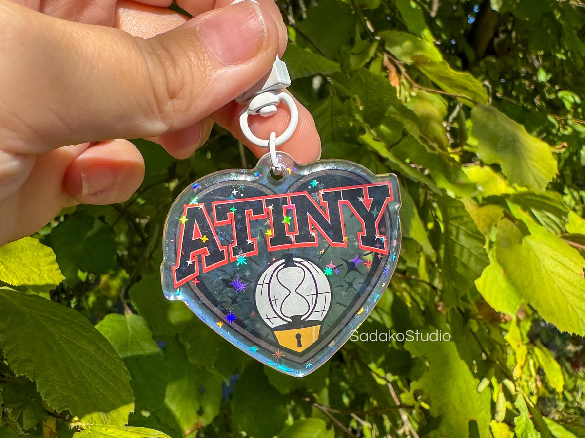 ATEEZ & Atiny Glitzer Keychain - K-Pop Heart Collection, Acryl Anhänger mit Holo-Effekt