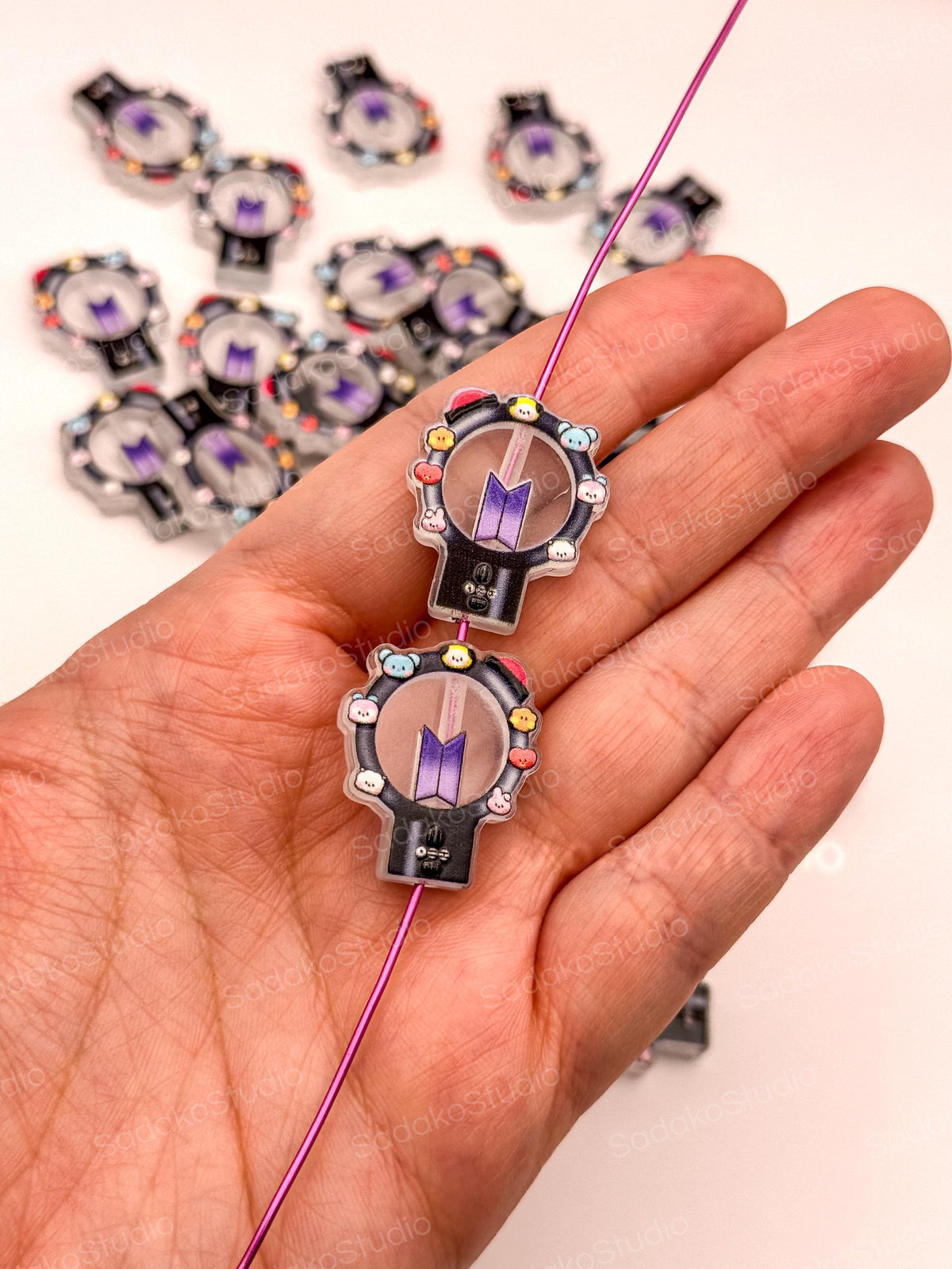 Bangtan Lightstick Acrylperlen | K-Pop DIY Schmuck & Friendship Bracelets | Motivperlen für ARMY Freebies