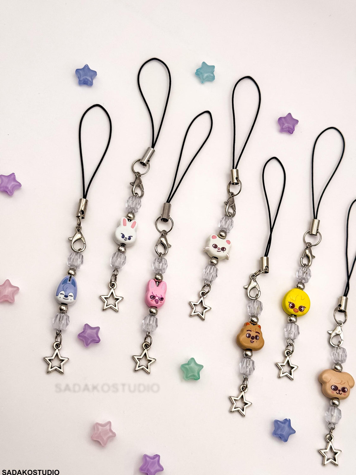 Stray Kids SKZOO Phone Charm | Handgemachter Handyanhänger mit Perlen & Stern | K-Pop Accessoire für STAYs