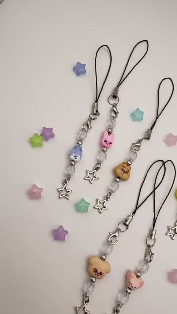 Stray Kids SKZOO Phone Charm | Handgemachter Handyanhänger mit Perlen & Stern | K-Pop Accessoire für STAYs